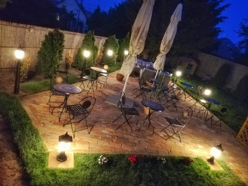 Apartman Poirot Balcony Erd Exterior foto